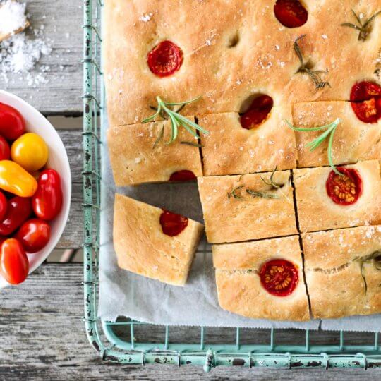 Image: FOCACCIA MED CHERRYTOMATER